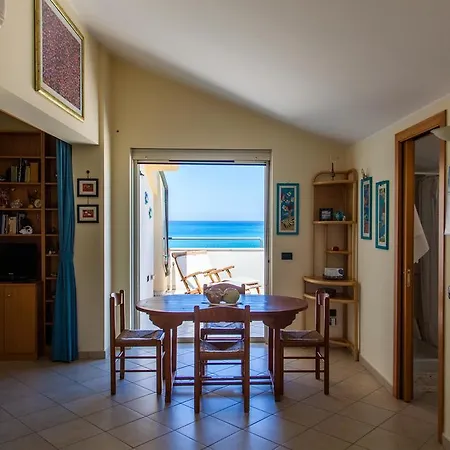 La Terrazza Sul Mare Di Ulisse Apartment Sant'Agata di Militello Room photo